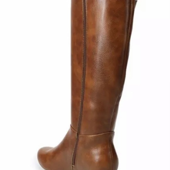 SOLD ON MERC Women’s Fall Brown flat boots - Picture 3 of 6